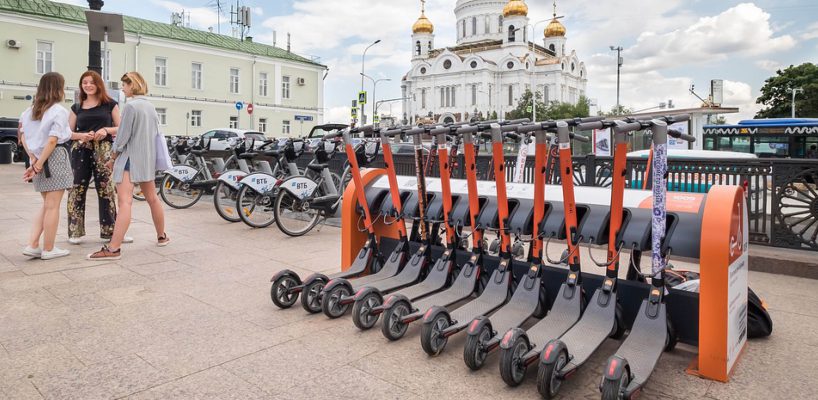 E-Scooter: Welche Versicherung zahlt bei Schäden