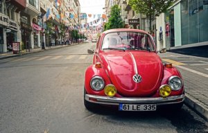 Bild_oldtimerversicherung auto oldtimer rot vw